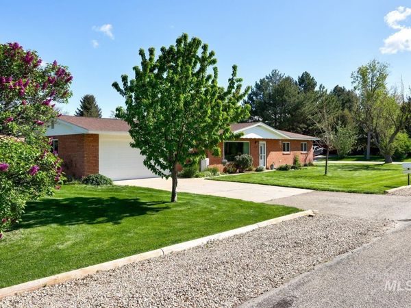 2170 E Karen Dr, Meridian, ID 83646