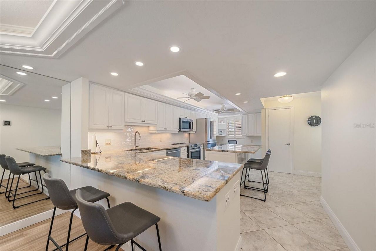 5790 Midnight Pass Road, Unit 209, Sarasota, FL 34242 Photo