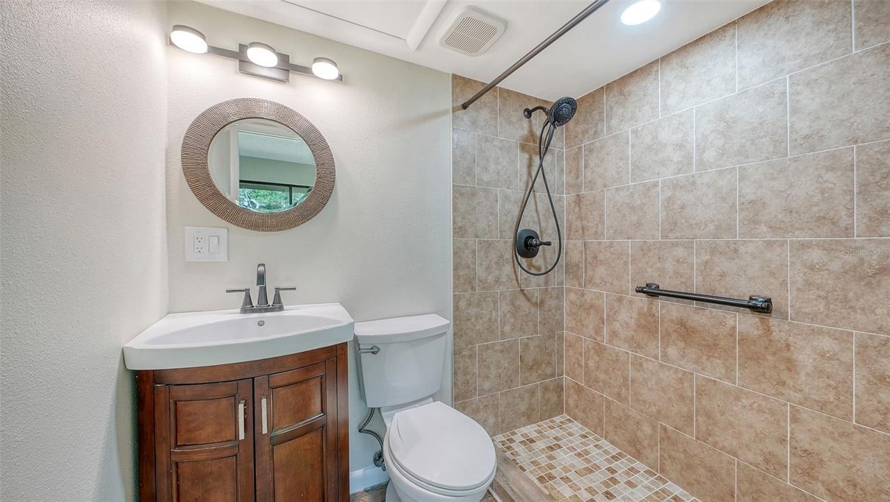 3569 Longmeadow, Unit 35, Sarasota, FL 34235 Photo