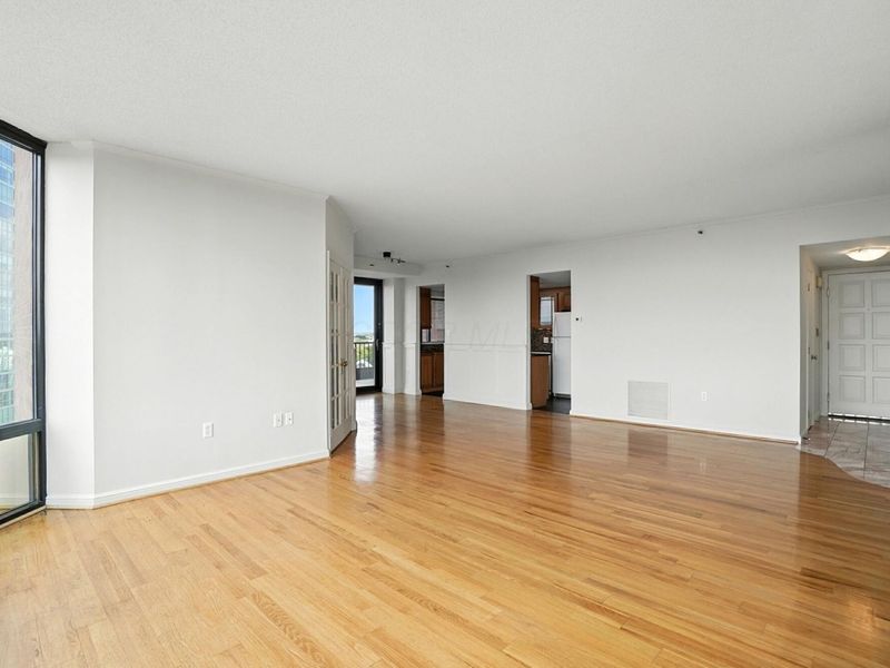 155 W Main Street , Unit 1105, Columbus, OH 43215 Photo 8