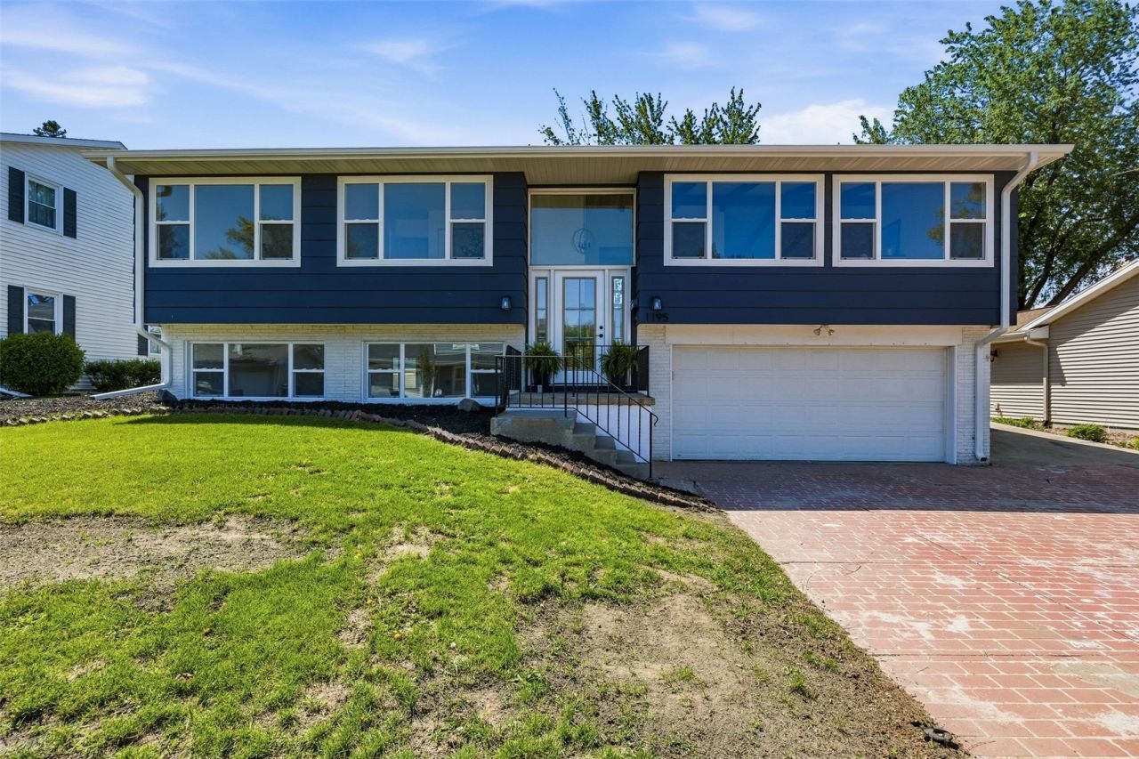 1195 Mcgowan Boulevard, Marion, IA 52302 Main Photo