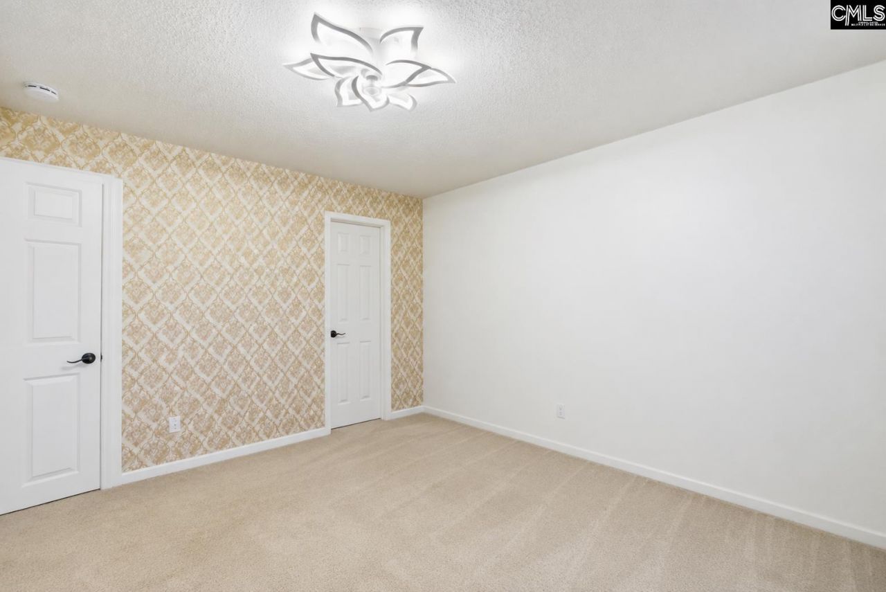 316 E Waverly Place Court Photo 18