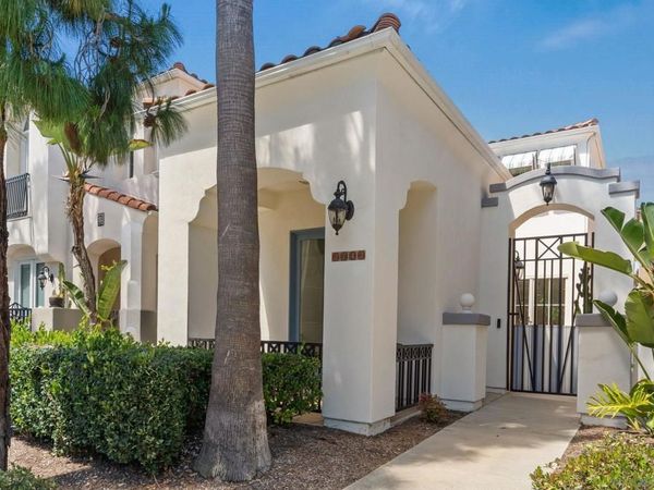 2742 Laning, San Diego, CA 92106