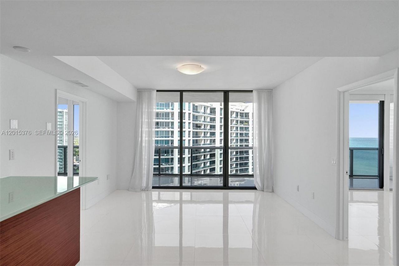 5875 Collins Ave , Unit 1803, Miami Beach, FL 33140 Photo