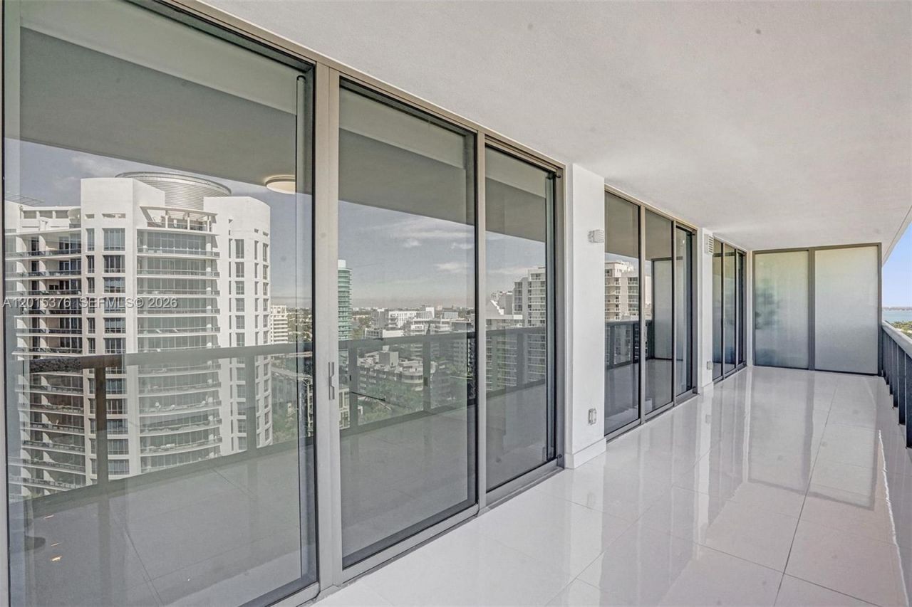 5875 Collins Ave , Unit 1803, Miami Beach, FL 33140 Photo