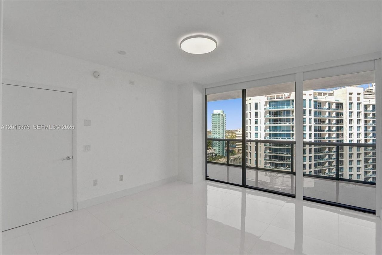 5875 Collins Ave , Unit 1803, Miami Beach, FL 33140 Photo