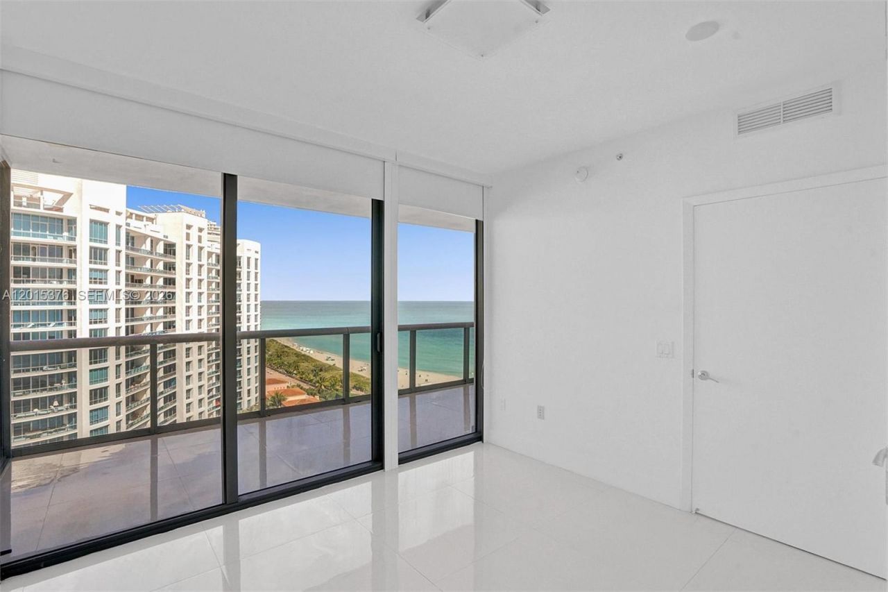 5875 Collins Ave , Unit 1803, Miami Beach, FL 33140 Photo