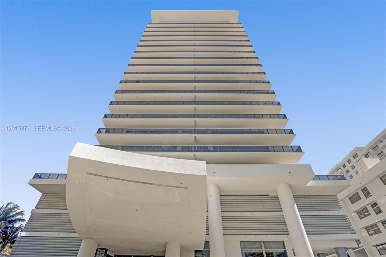 5875 Collins Ave , Unit 1803, Miami Beach, FL 33140 Photo