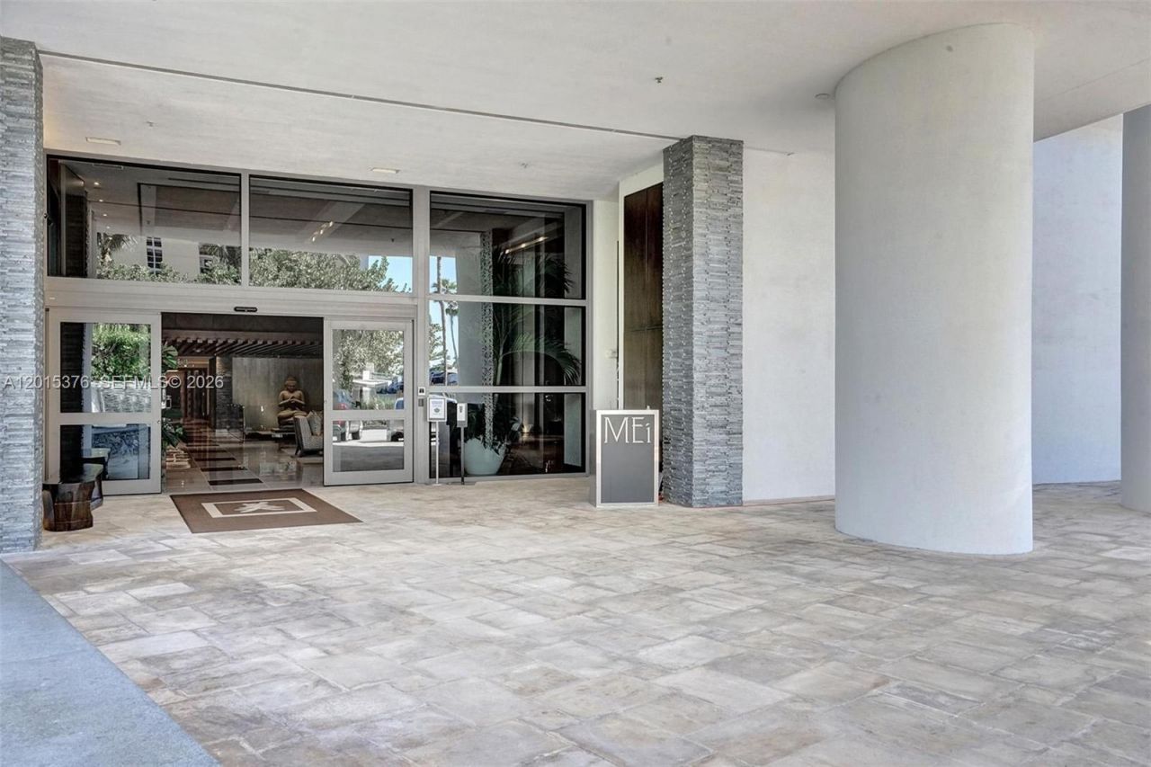 5875 Collins Ave , Unit 1803, Miami Beach, FL 33140 Photo