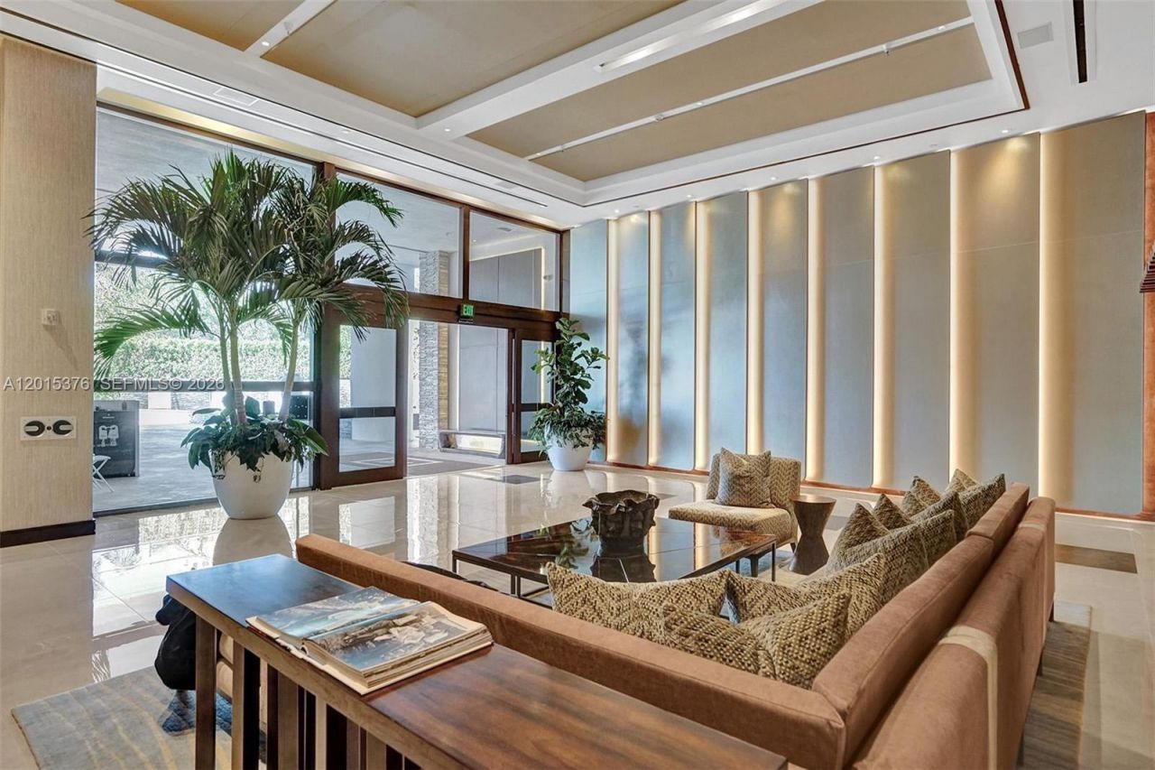 5875 Collins Ave , Unit 1803, Miami Beach, FL 33140 Photo