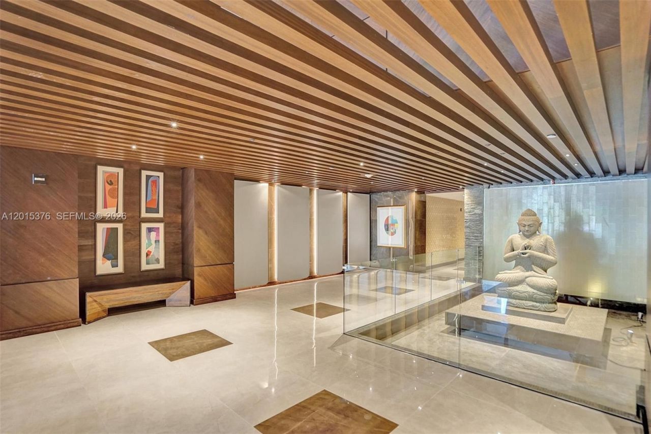 5875 Collins Ave , Unit 1803, Miami Beach, FL 33140 Photo
