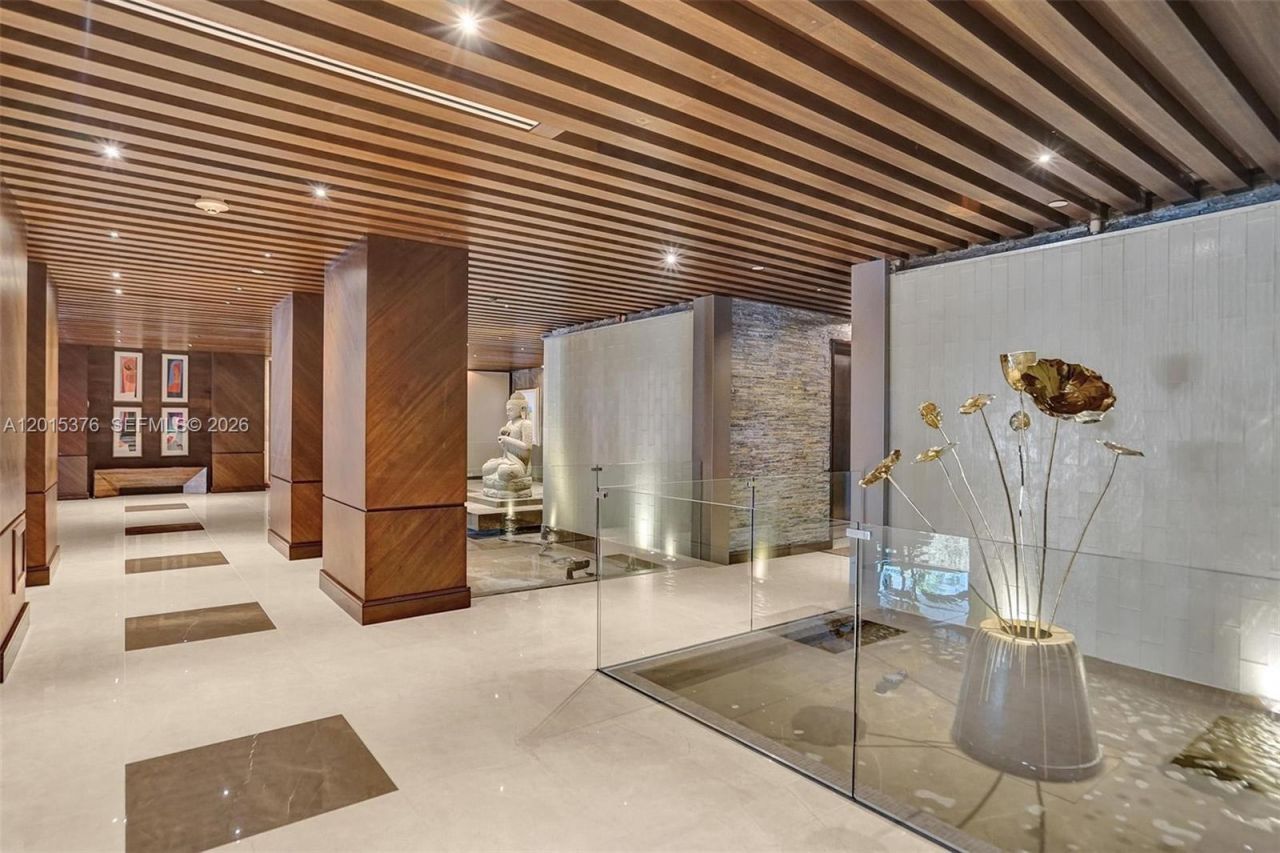 5875 Collins Ave , Unit 1803, Miami Beach, FL 33140 Photo