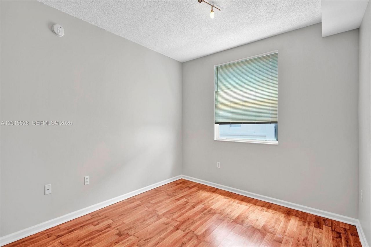 17150 N Bay Rd , Unit 2802, Sunny Isles Beach, FL 33160 Photo
