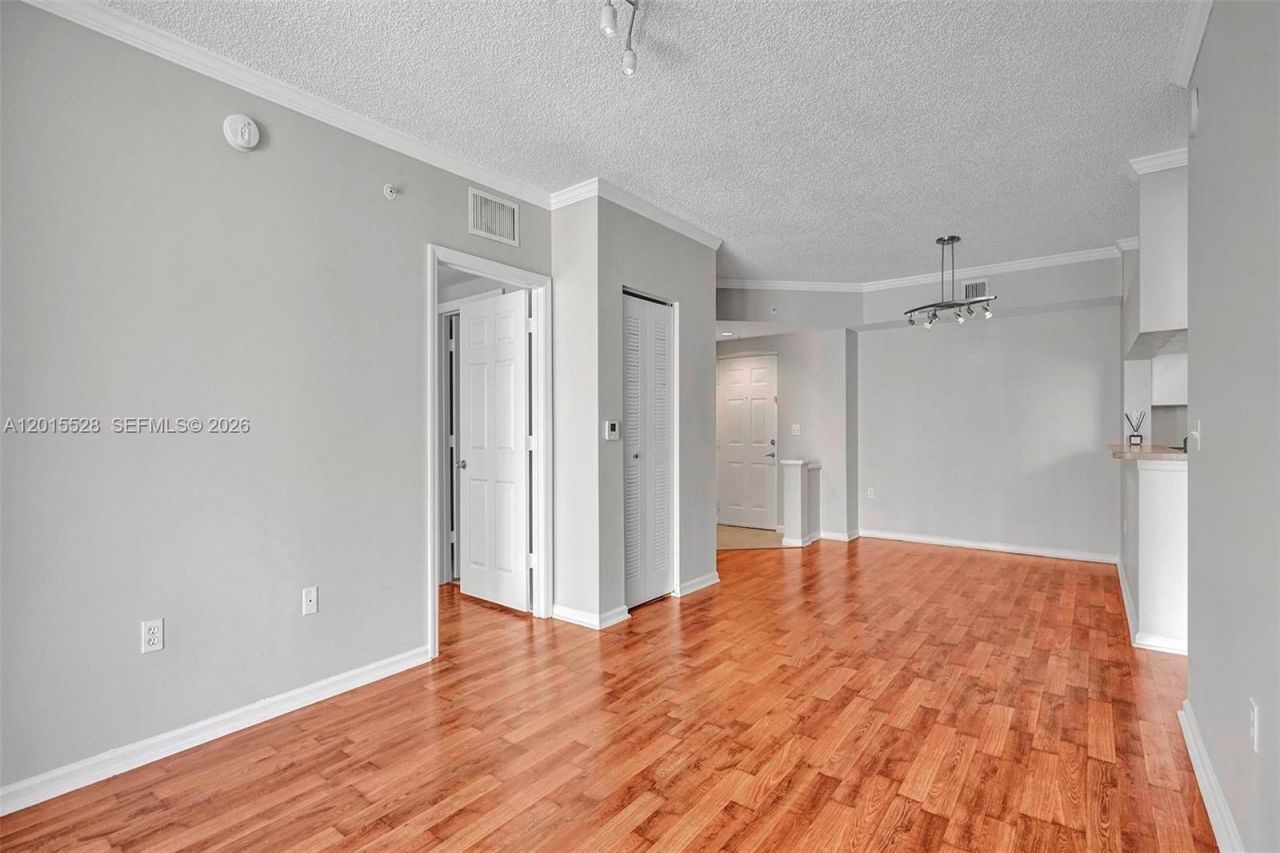 17150 N Bay Rd , Unit 2802, Sunny Isles Beach, FL 33160 Photo