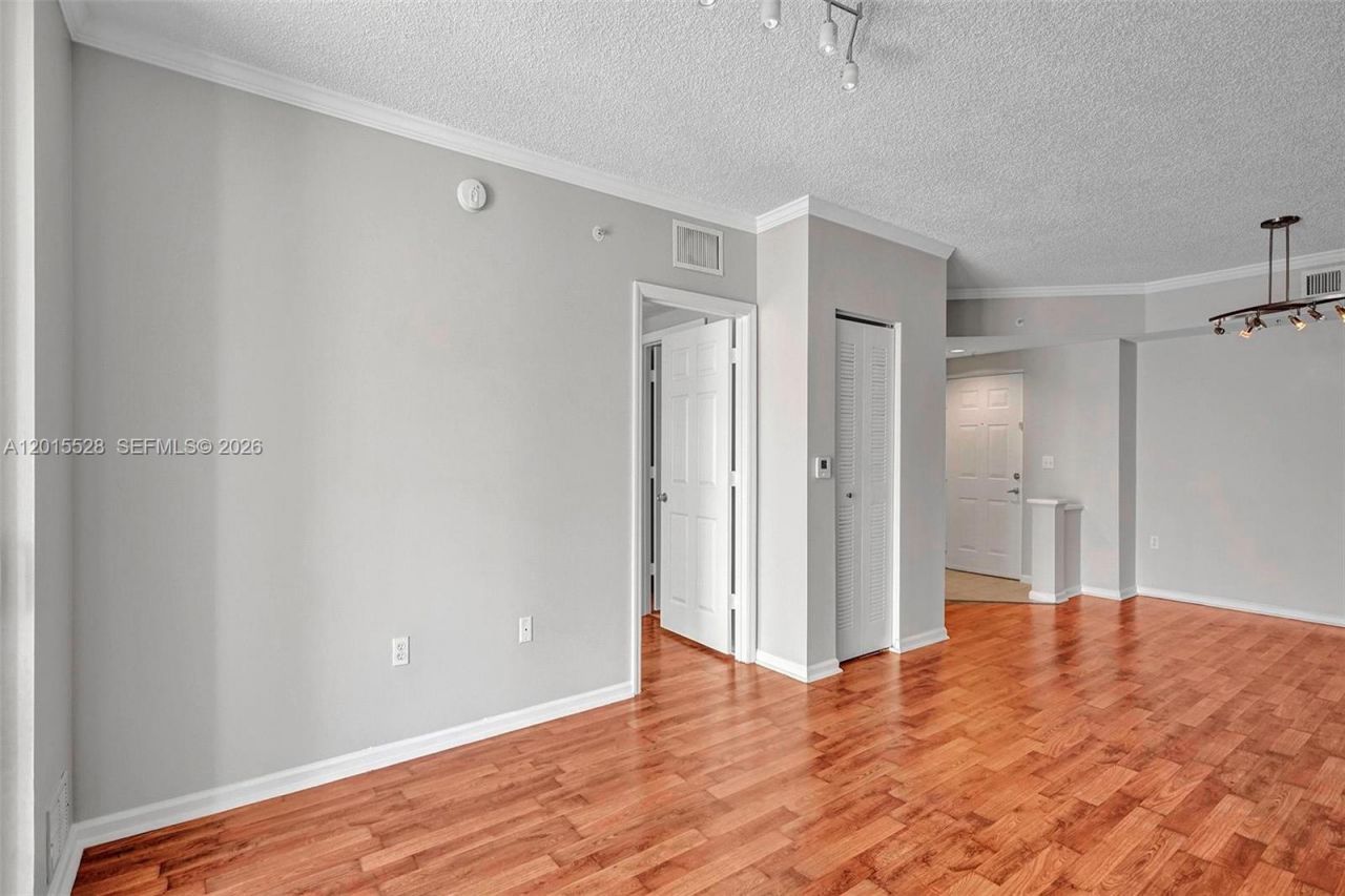 17150 N Bay Rd , Unit 2802, Sunny Isles Beach, FL 33160 Photo