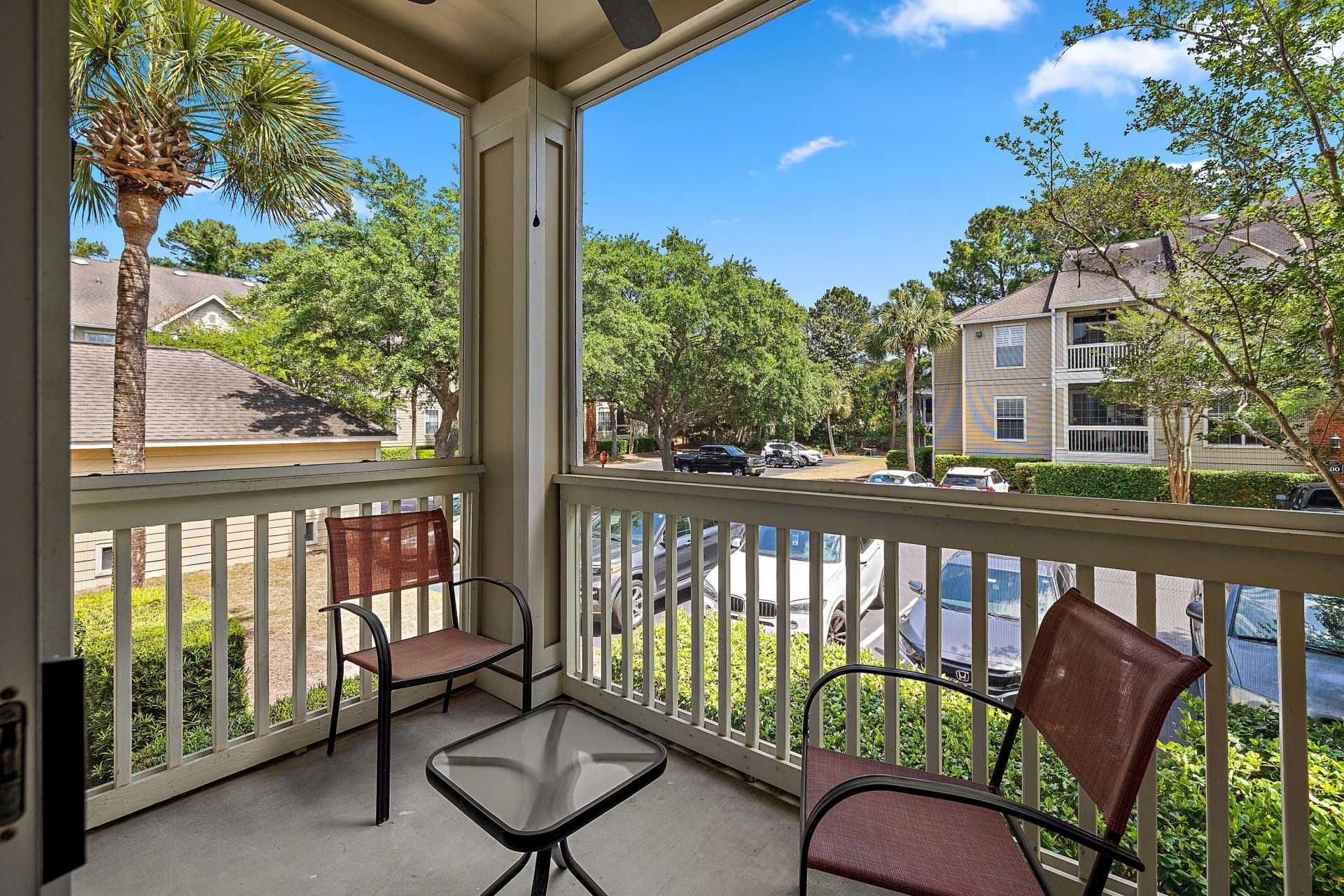 1600 Long Grove Drive Photo 17