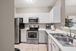 1600 Long Grove Drive photo 4