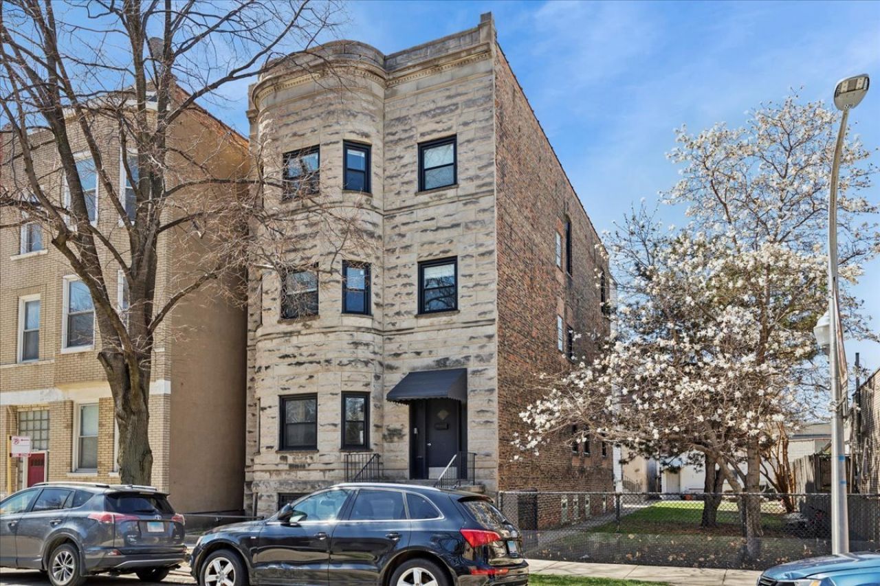3252 S Princeton Avenue, Chicago, IL 60616