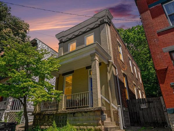 2200 W Clifton Avenue, Cincinnati, OH 45219