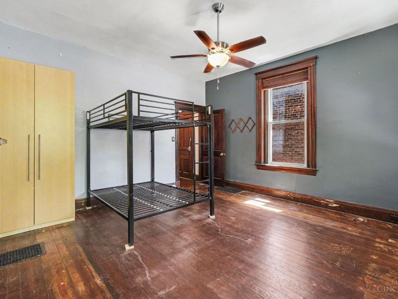 2200 W Clifton Avenue, Cincinnati, OH 45219 Photo 12