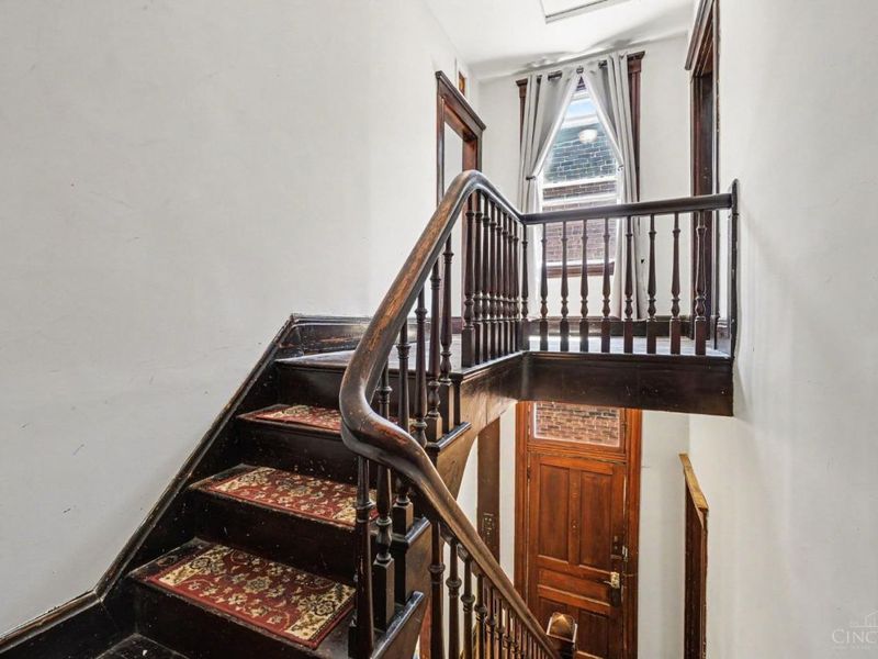 2200 W Clifton Avenue, Cincinnati, OH 45219 Photo 15