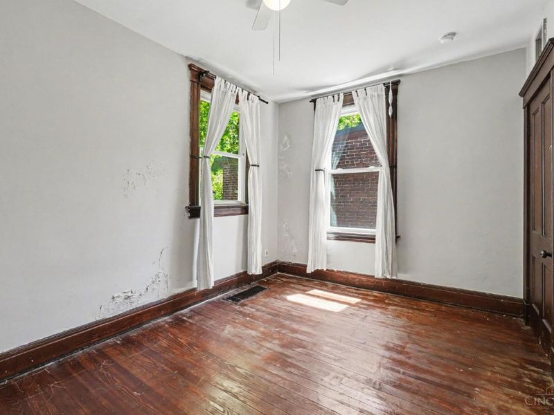 2200 W Clifton Avenue, Cincinnati, OH 45219 Photo 17