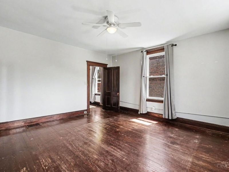 2200 W Clifton Avenue, Cincinnati, OH 45219 Photo 19