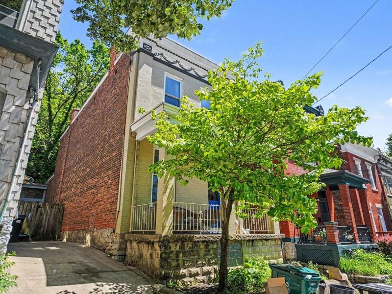 2200 W Clifton Avenue, Cincinnati, OH 45219 Photo 3