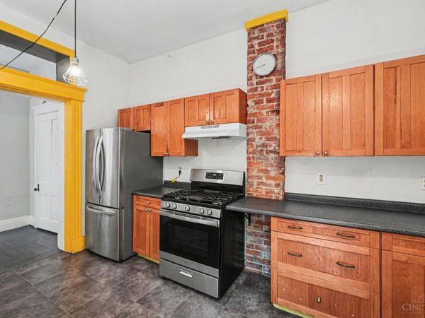 2200 W Clifton Avenue, Cincinnati, OH 45219