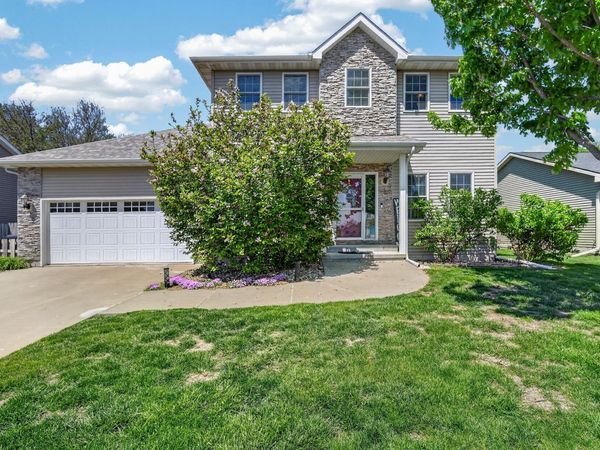 715 NE 4th Street, Earlham, IA 50072