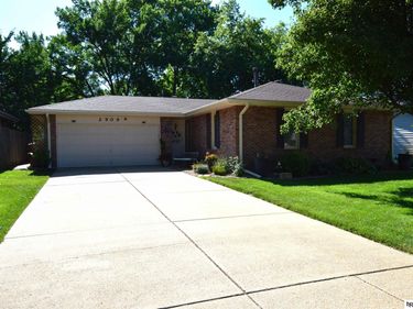 2909 S 52nd Street , Lincoln, NE 68506
