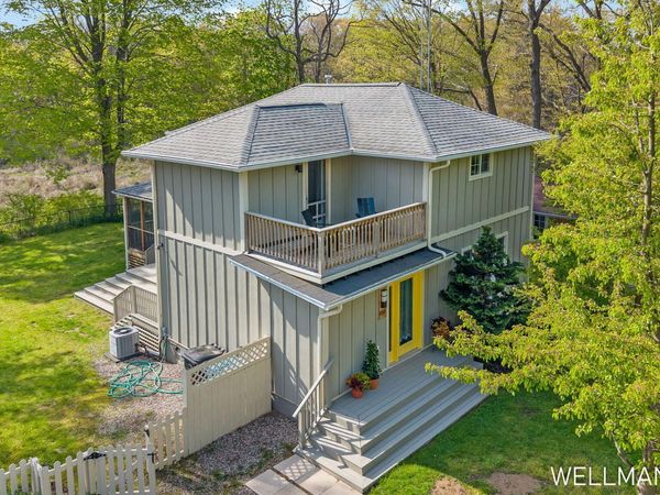 1005 Elizabeth Street, Saugatuck, MI 49453