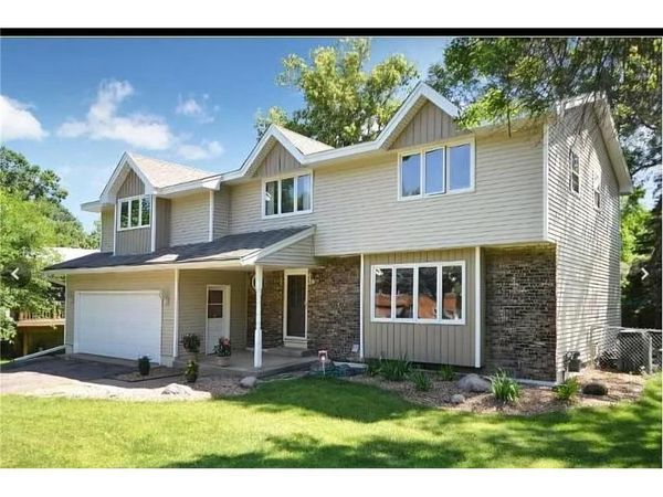 2904 Silver Lake Court NE, Saint Anthony, MN 55421
