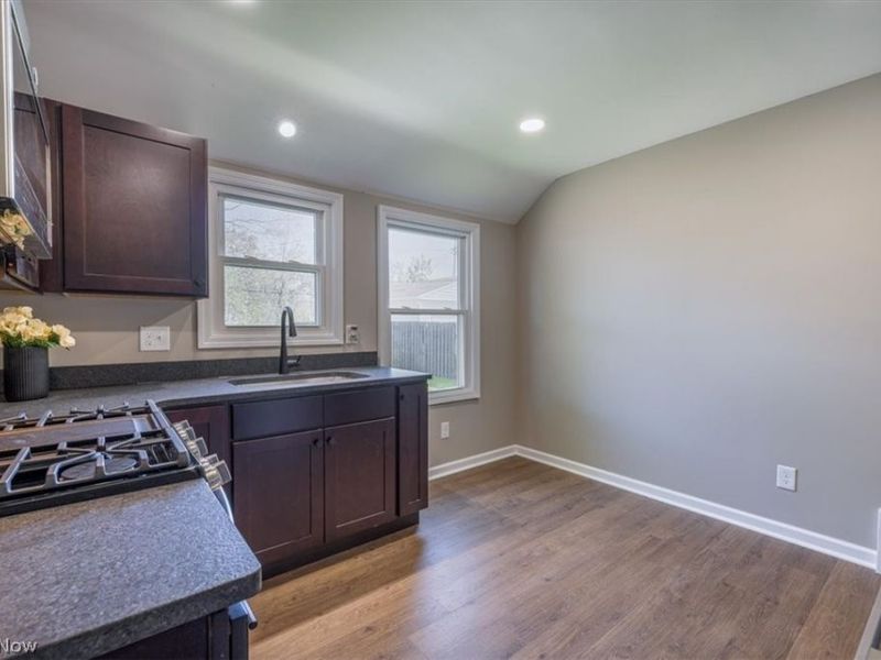 12329 Darlington Avenue, Garfield Heights, OH 44125 Photo 9