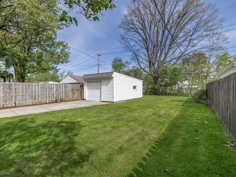 12329 Darlington Avenue, Garfield Heights, OH 44125 Photo 20