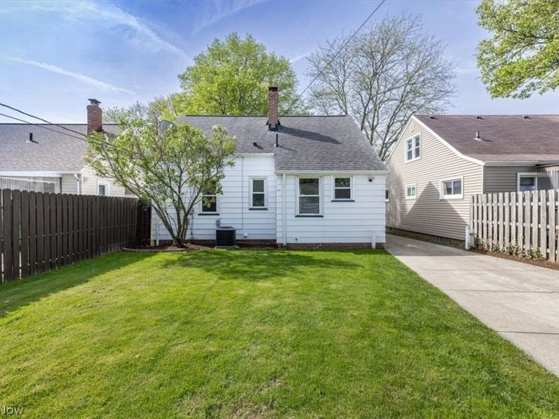 12329 Darlington Avenue, Garfield Heights, OH 44125 Photo 22