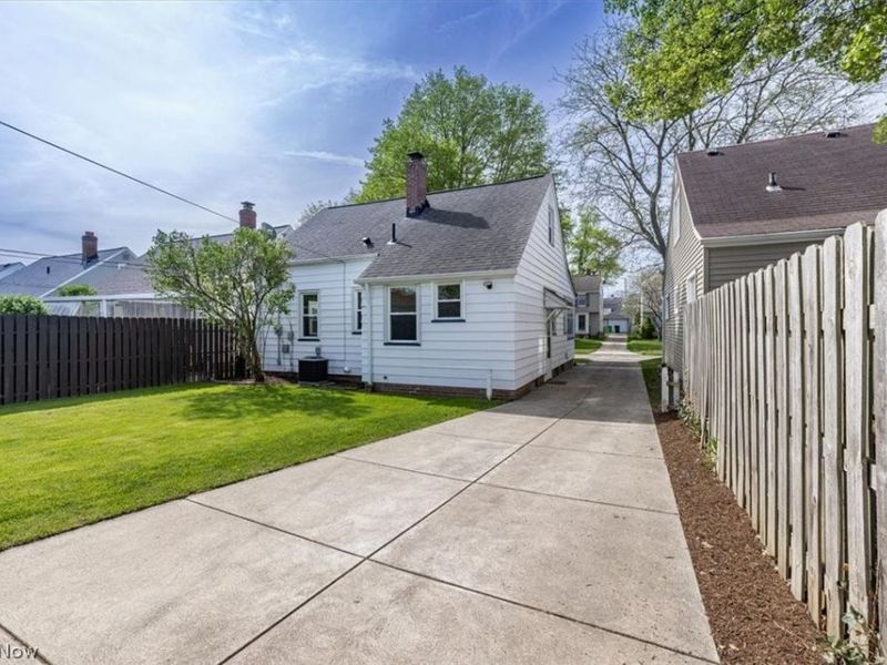 12329 Darlington Avenue, Garfield Heights, OH 44125 Photo 23