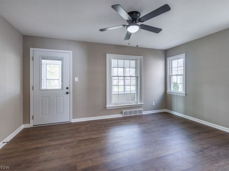 12329 Darlington Avenue, Garfield Heights, OH 44125 Photo 4