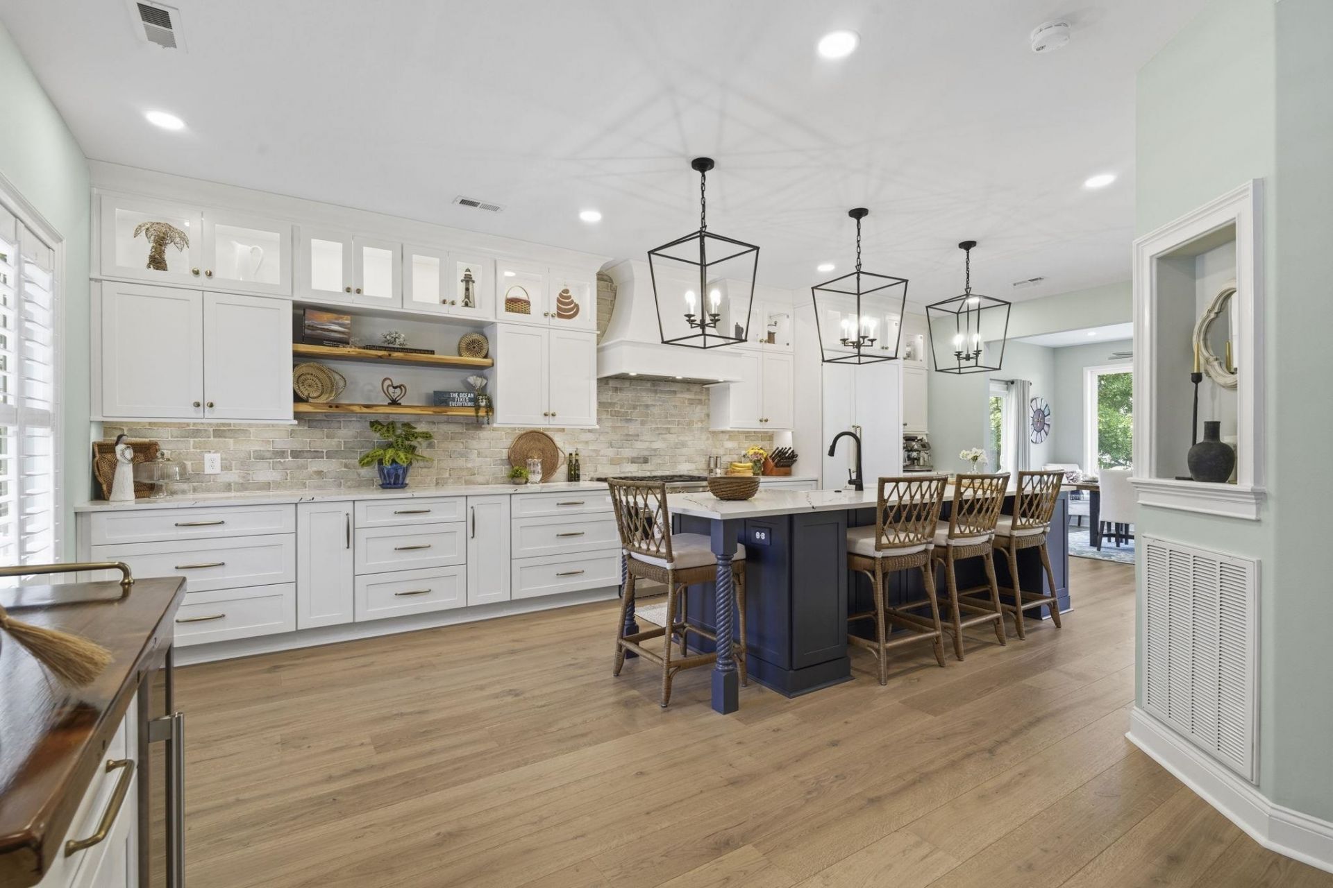 407 S Causeway Rd.  Photo 11