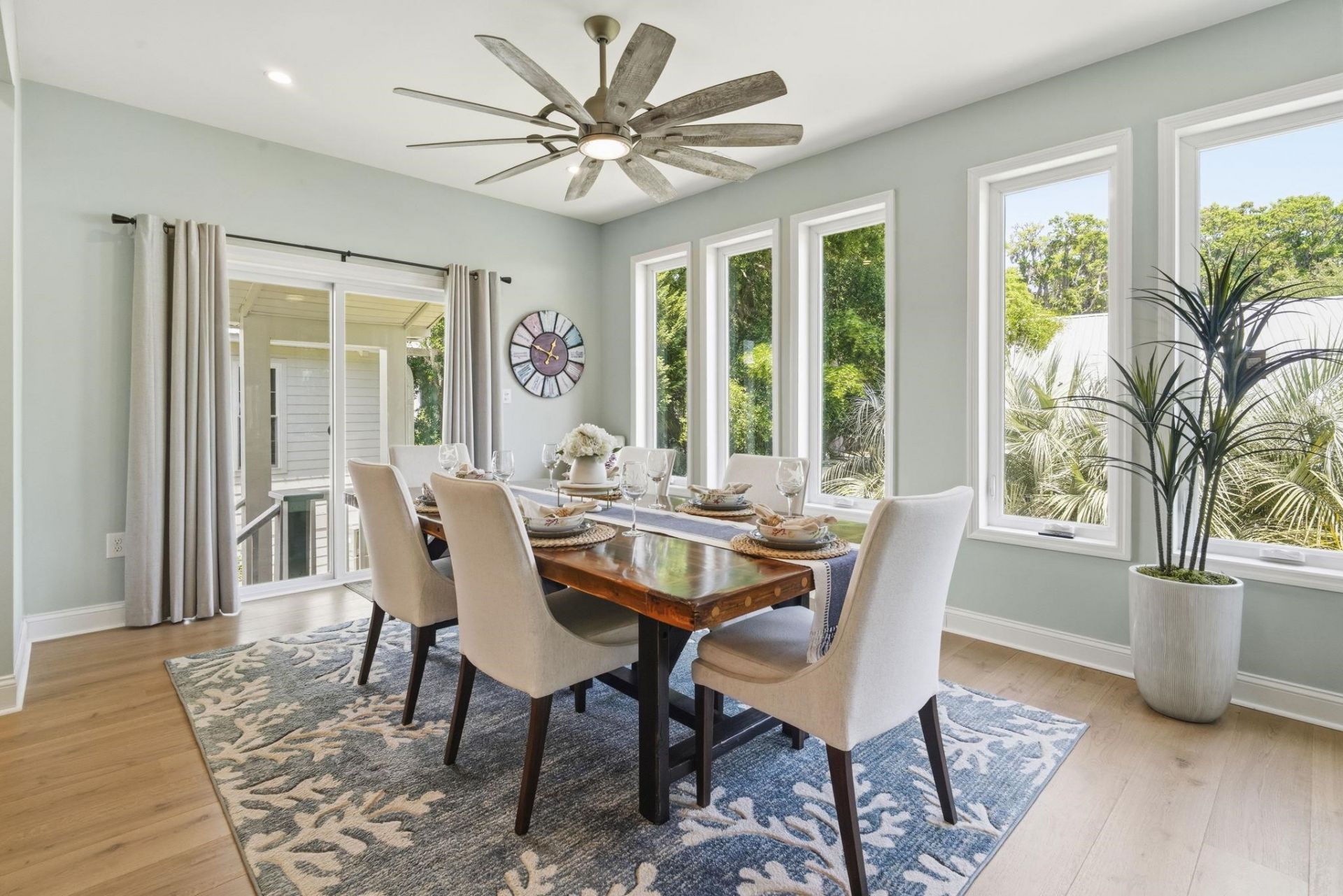 407 S Causeway Rd.  Photo 17