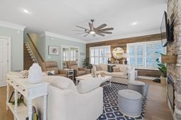 407 S Causeway Rd.  photo 4