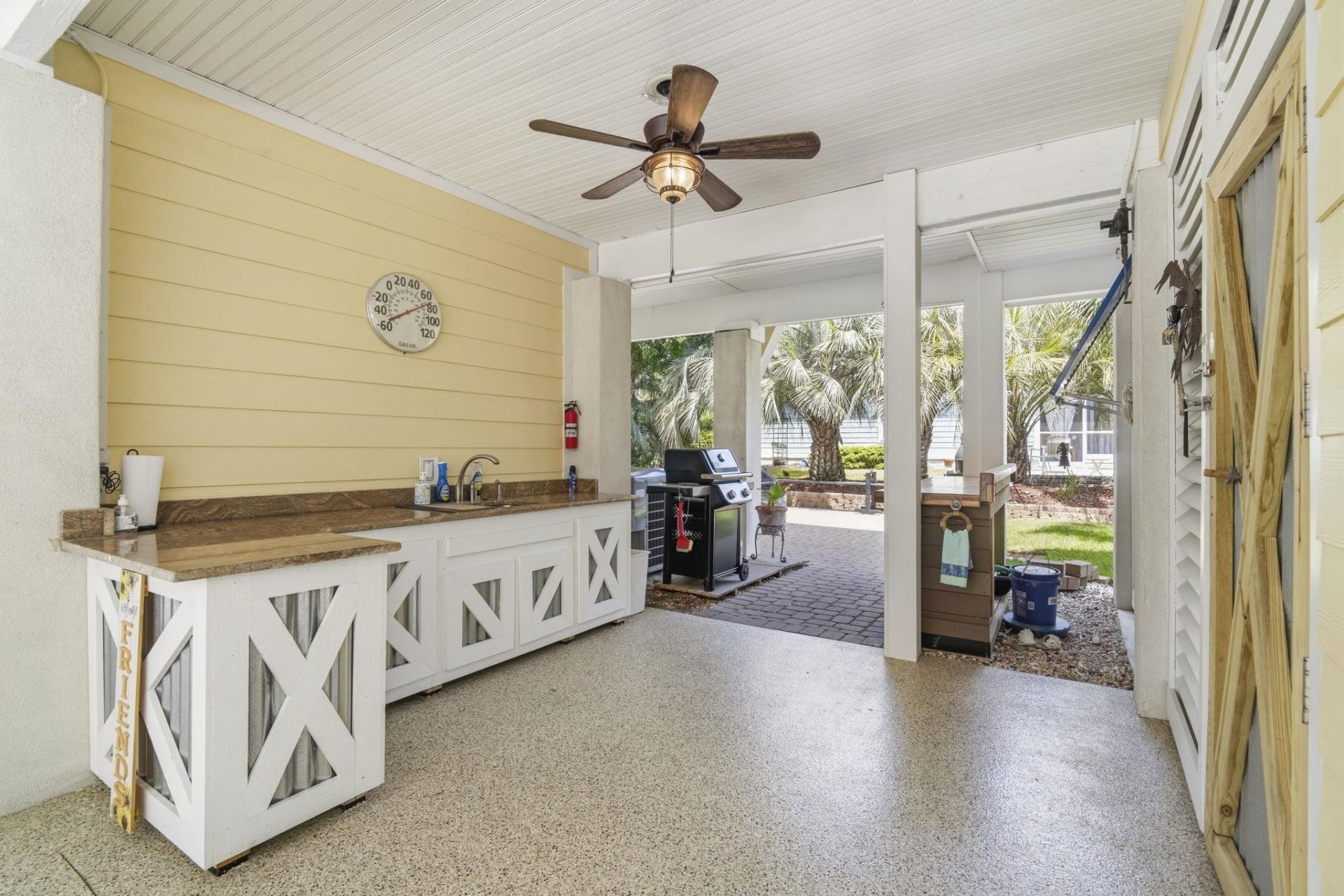 407 S Causeway Rd.  Photo 33