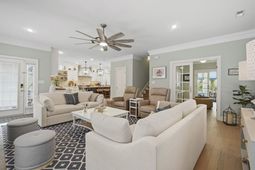 407 S Causeway Rd.  photo 4