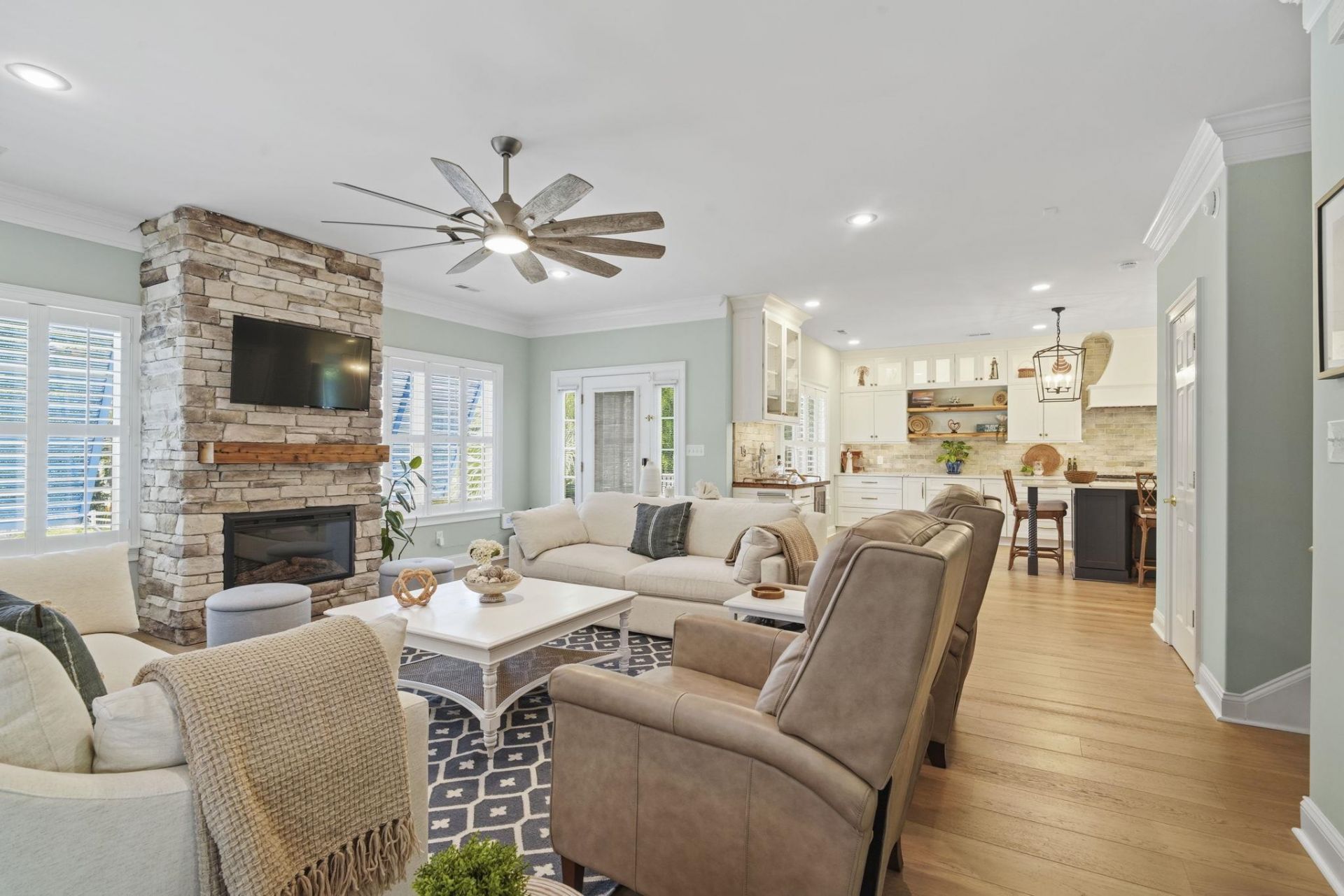 407 S Causeway Rd.  Photo 6