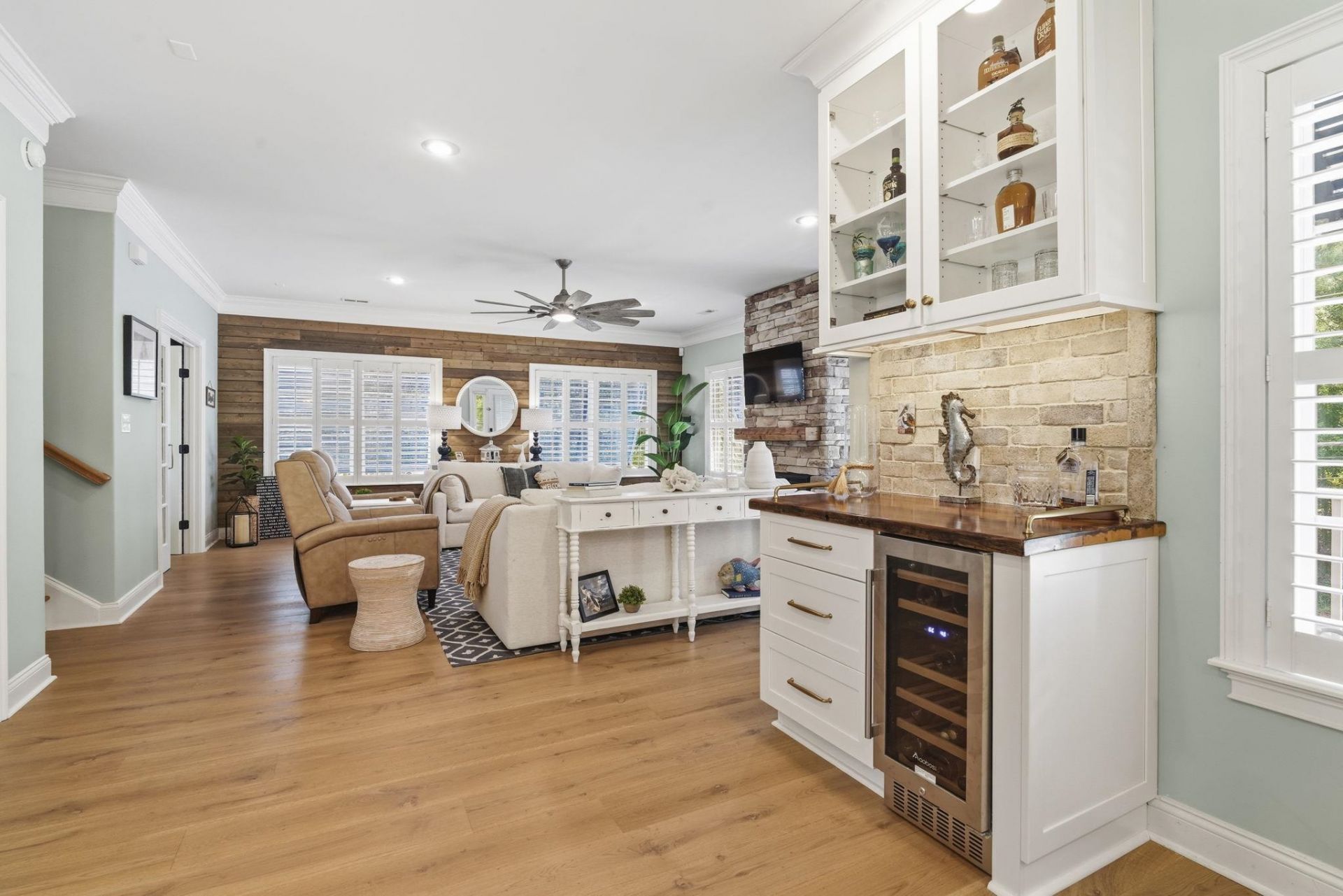 407 S Causeway Rd.  Photo 7