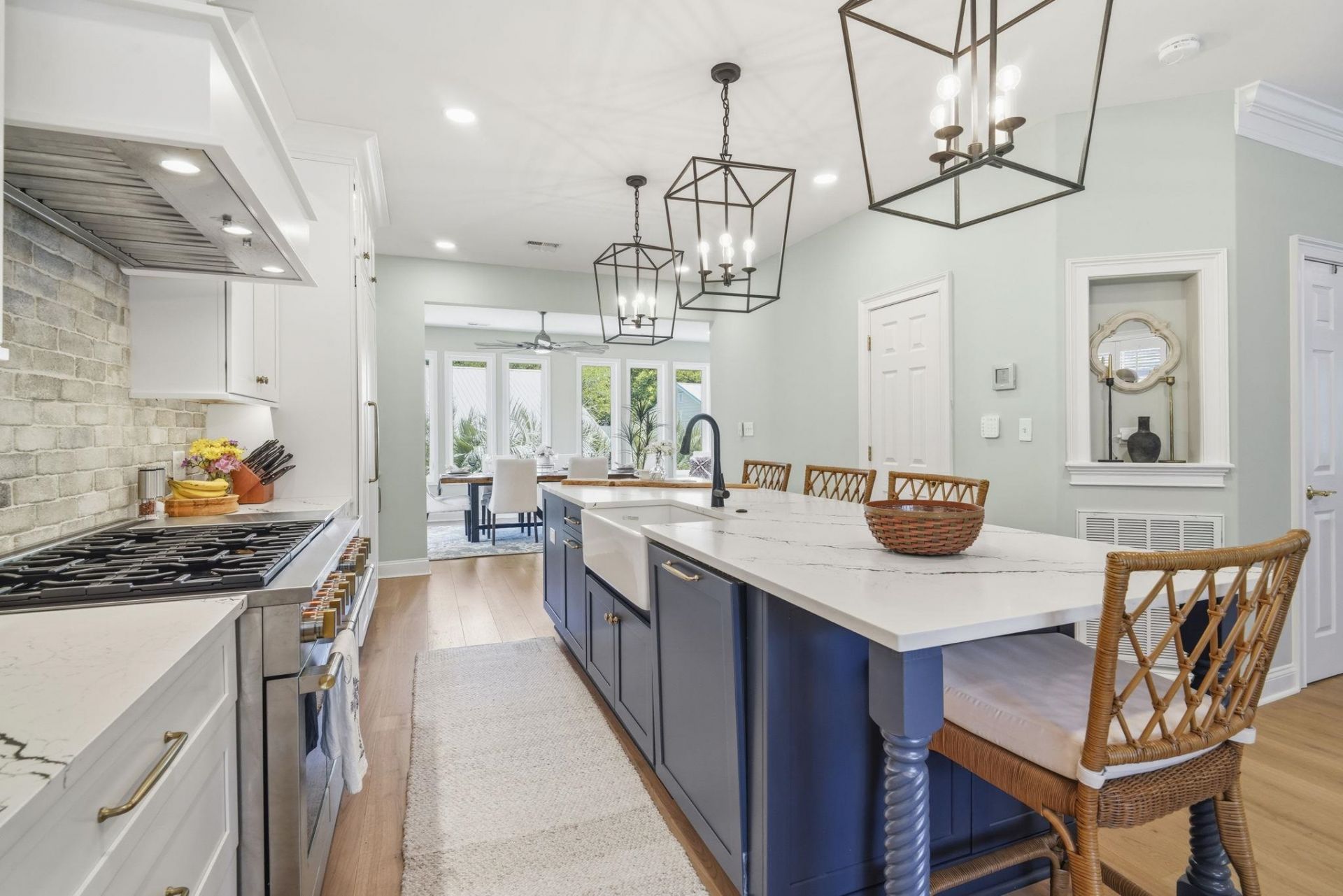 407 S Causeway Rd.  Photo 9