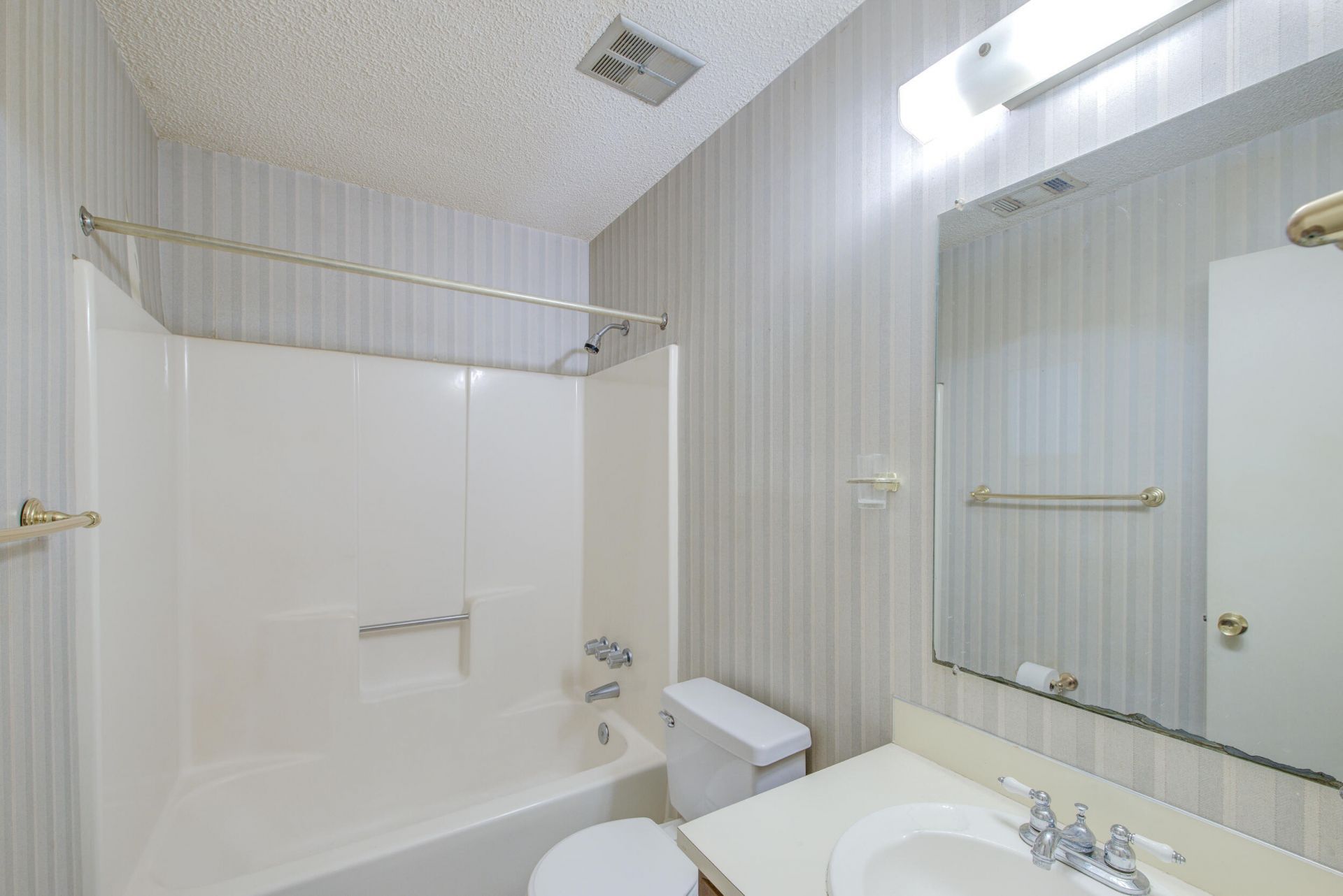 1139 Bellwood Road Photo 15