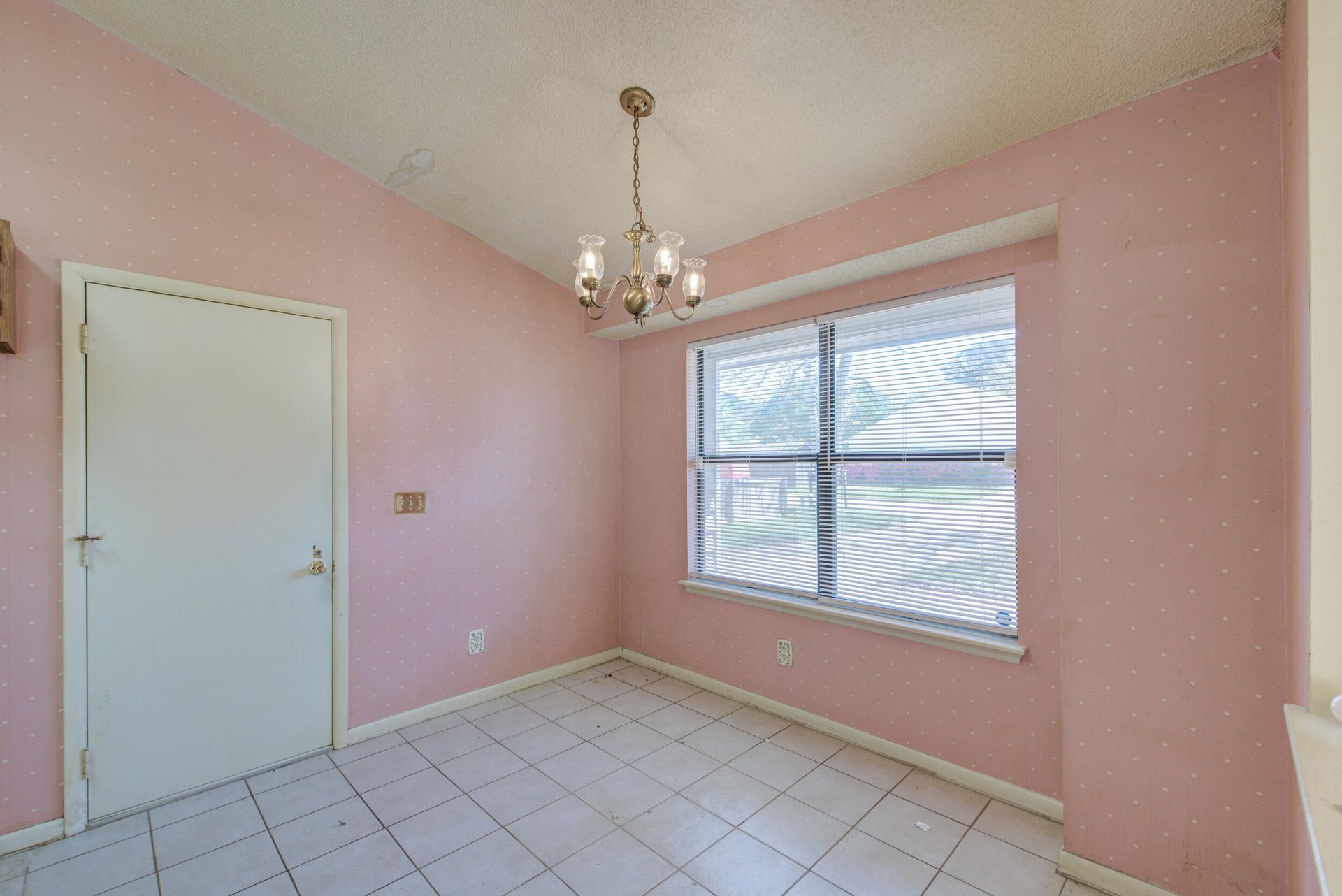 1139 Bellwood Road Photo 5