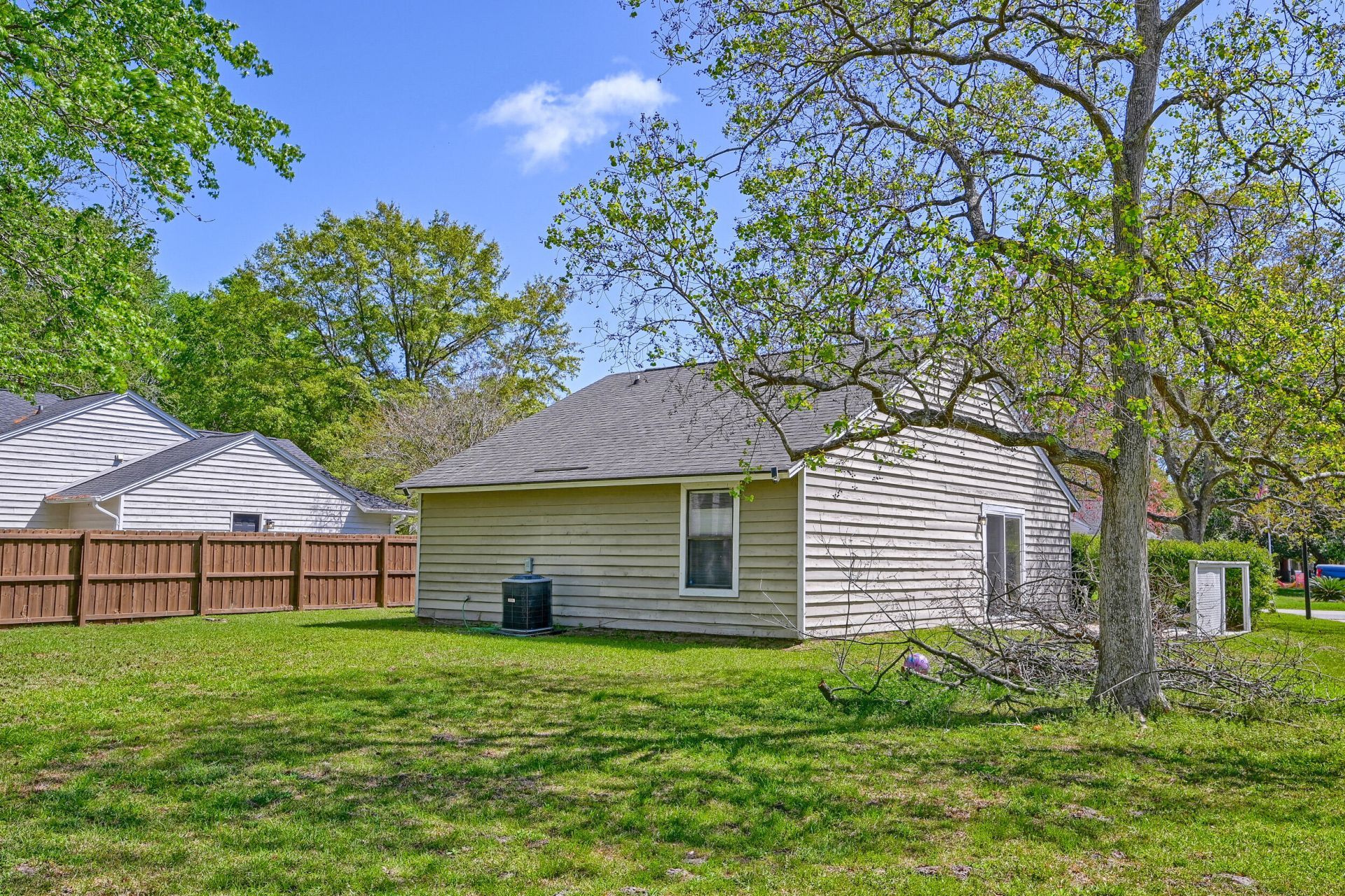 1139 Bellwood Road Photo 9
