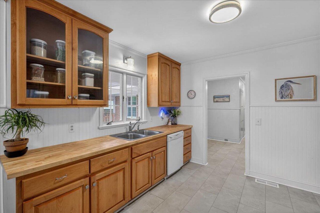 213 N Lemacks Street Photo 23